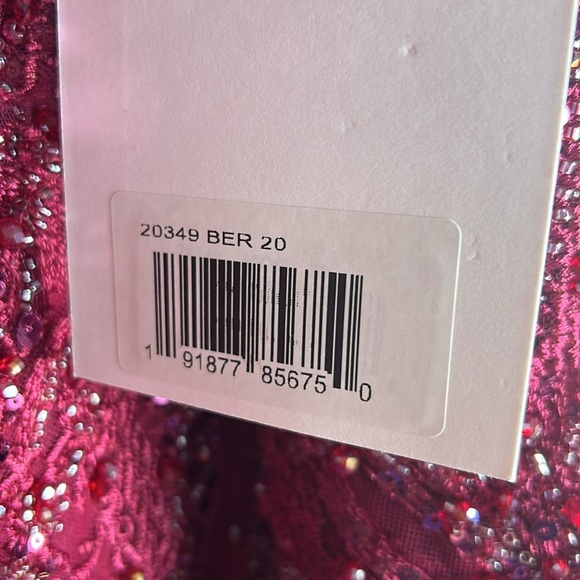 Mac Duggal 20349 NWT Red Embellished Puff Sleeve V Neck Gown - Picture 11 of 14